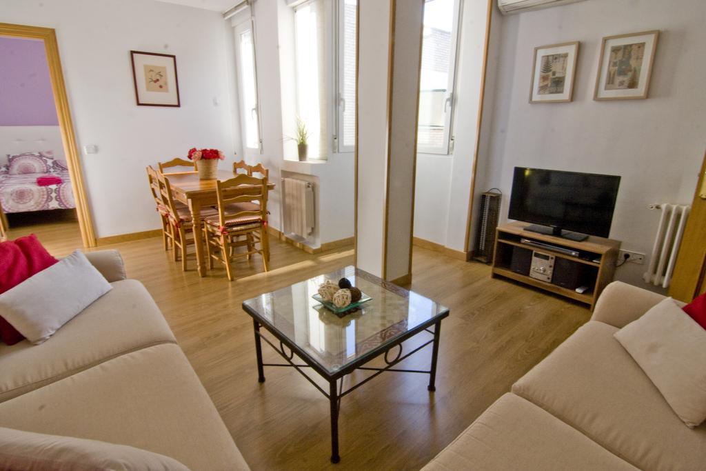 Atico Latina Madrid Exterior photo