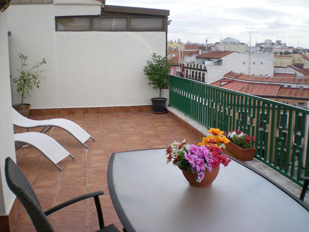 Atico Latina Madrid Exterior photo