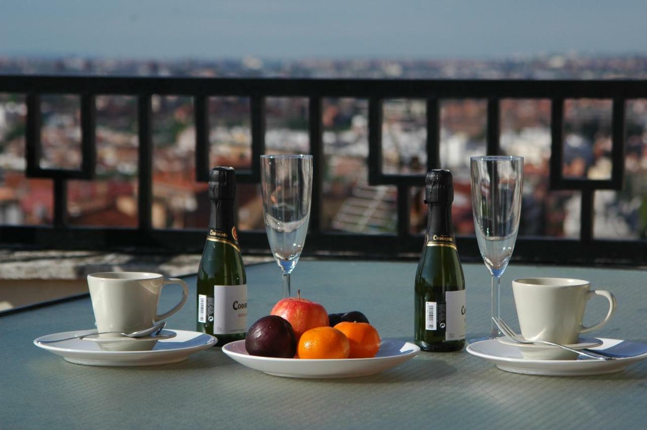Atico Latina Madrid Exterior photo
